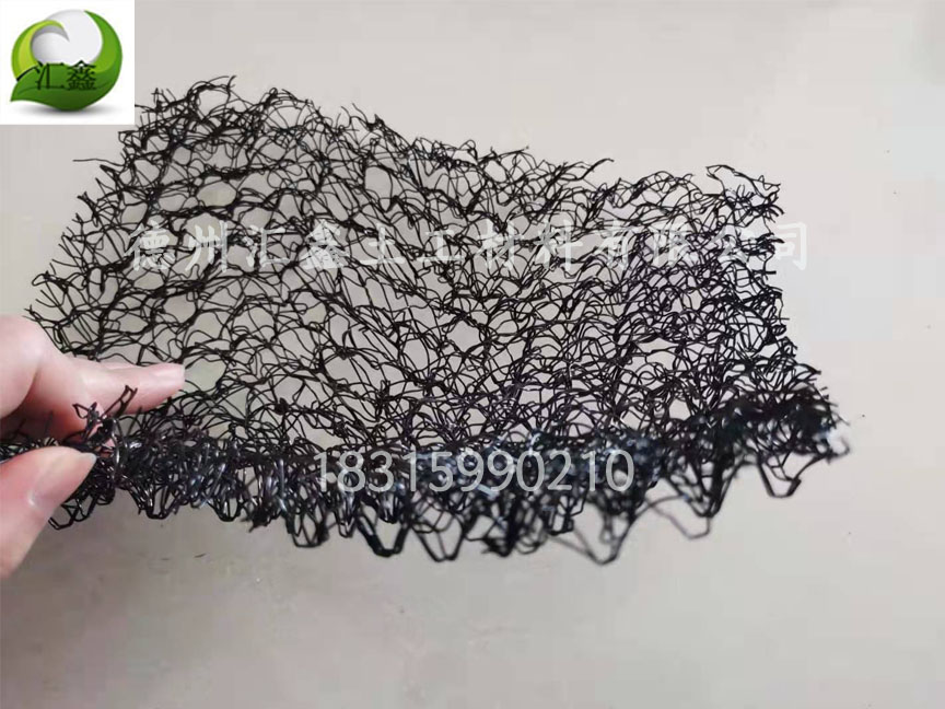 水土保护毯的性能特点(图1) 水土保护毯的性能特点(图1)